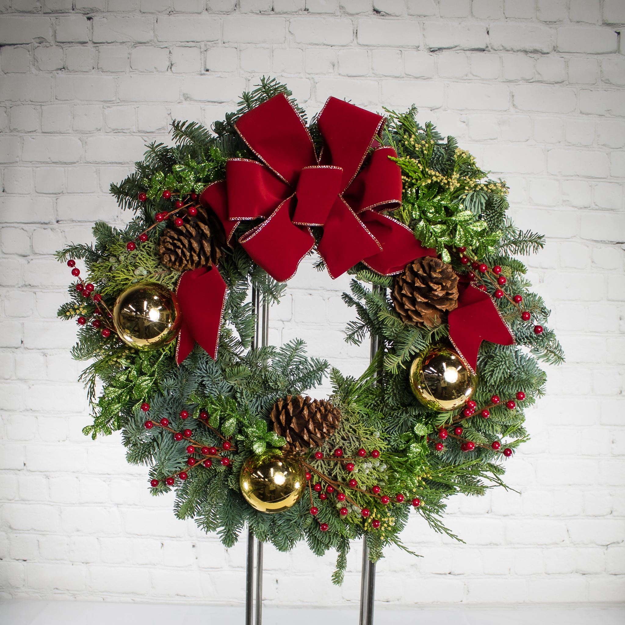 Traditional Christmas Wreath 22 Ashland Addison Florist Co