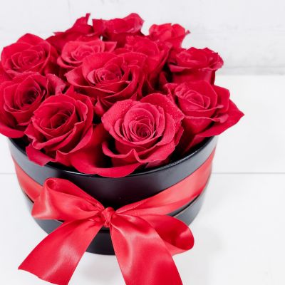 Box of Rose Petals :: Ashland Addison Florist Co.