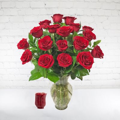 18 Red Roses & Rose Candle